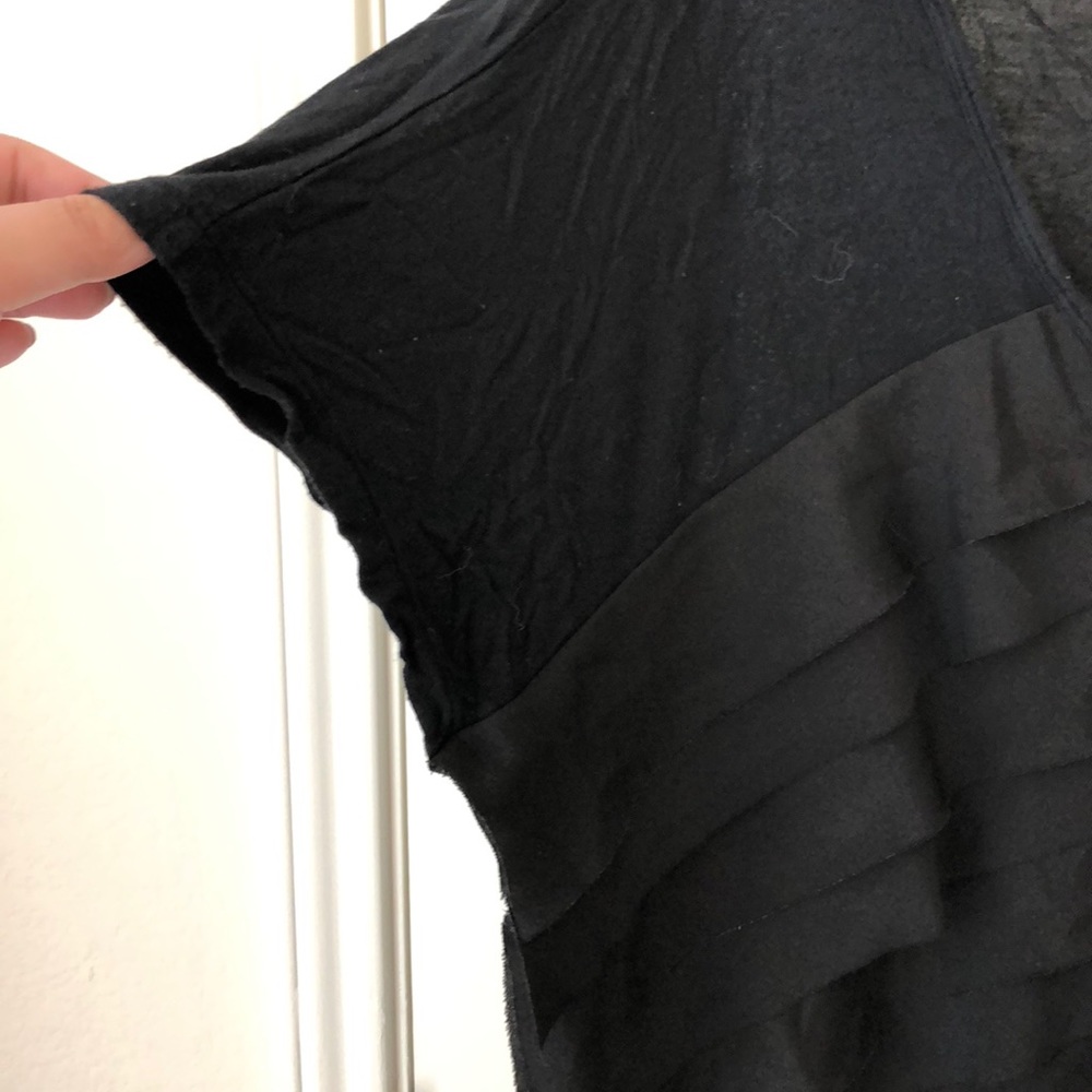 Old Navy Ruffled Tee - Picture 4 of 4